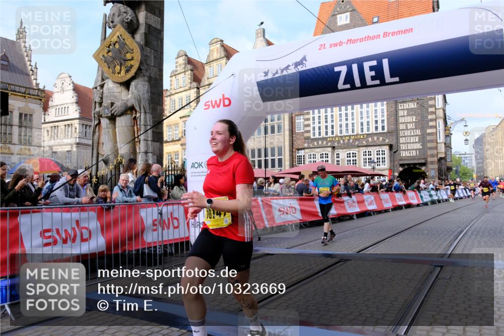 13.09.2026 - 21. swb-Marathon Bremen Tim E. http://msf.ph/oto/10323669 13.09.2026 10:59:50 Ziel 10147, 10377, 10745, 10922, 11151, 11207, 11519, 11594, 11873, 12267, 12295, 12481, 12527 meine-sportfotos.de