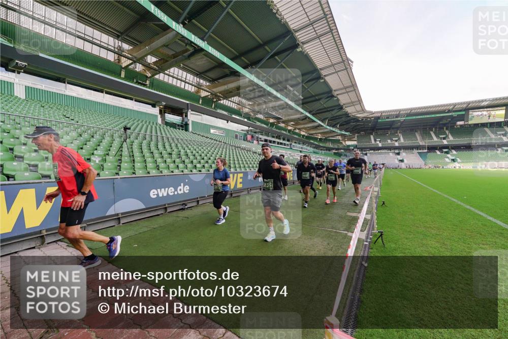 13.09.2026 - 21. swb-Marathon Bremen Michael Burmester http://msf.ph/oto/10323674 13.09.2026 13:25:45 Laufen im Stadion 202, 213, 294, 505, 530, 543, 548, 645, 723, 815, 818, 966, 1077, 1283, 1410, 1443, 1459, 1463, 1473, 1487, 1491, 1504, 1515, 1530, 1561, 1618, 1744, 1828, 1830, 1953, 2058, 2059, 2095, 2211, 2267, 2271, 2298, 2308, 2312, 2323, 2354, 2382, 2384, 2497, 2506, 2508, 2554, 2558, 2576, 2591, 2592, 2644, 2656, 2675, 2752, 2762, 2817, 2833, 2878, 2896, 2970, 2981, 3005, 3047, 3062, 3097, 3142, 3172, 3211, 3259, 3298, 3306, 3329, 3359, 3381, 3390, 3433, 3629 meine-sportfotos.de