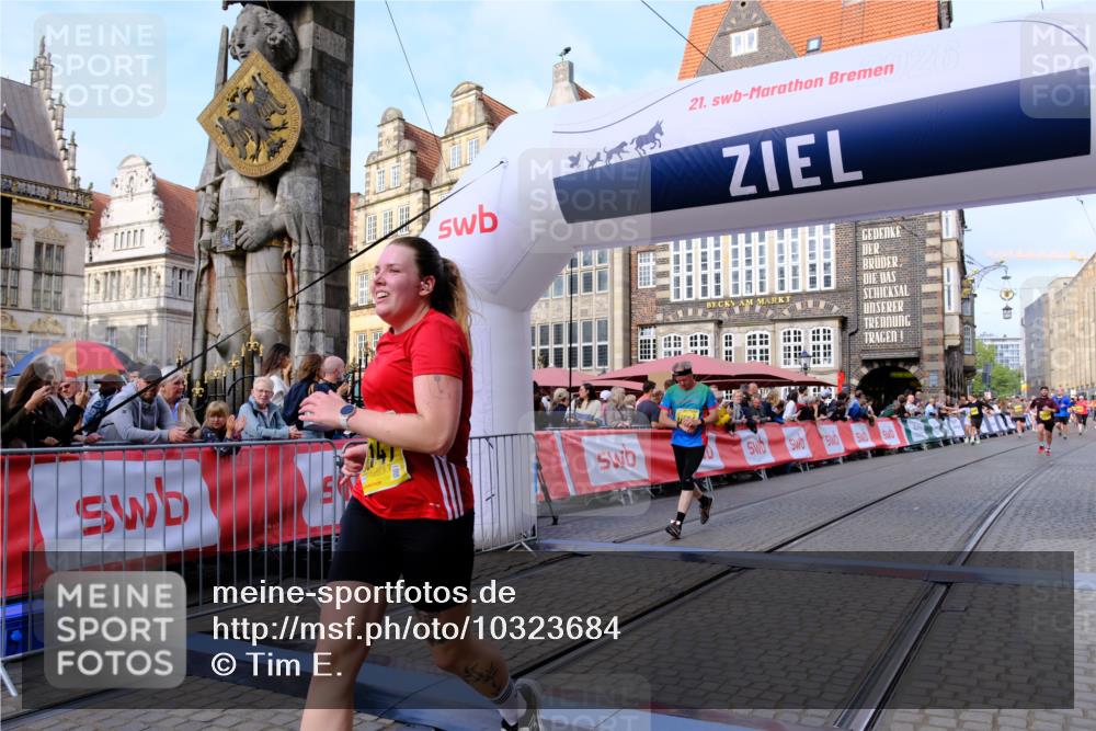 13.09.2026 - 21. swb-Marathon Bremen Tim E. http://msf.ph/oto/10323684 13.09.2026 10:59:50 Ziel 10147, 10377, 10745, 10922, 11151, 11207, 11519, 11594, 11873, 12267, 12295, 12481, 12527 meine-sportfotos.de