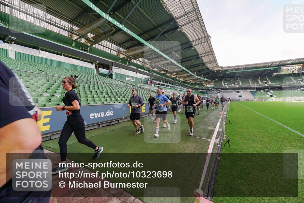 13.09.2026 - 21. swb-Marathon Bremen Michael Burmester http://msf.ph/oto/10323698 13.09.2026 13:25:48 Laufen im Stadion 202, 213, 294, 505, 530, 543, 645, 723, 815, 818, 966, 1077, 1283, 1410, 1443, 1459, 1463, 1473, 1487, 1491, 1504, 1515, 1530, 1561, 1618, 1744, 1828, 1830, 1953, 2058, 2059, 2095, 2211, 2267, 2271, 2298, 2308, 2312, 2323, 2354, 2382, 2384, 2497, 2506, 2508, 2554, 2558, 2576, 2591, 2592, 2644, 2656, 2675, 2752, 2762, 2817, 2833, 2878, 2896, 2965, 2970, 2981, 3005, 3047, 3062, 3097, 3142, 3172, 3211, 3259, 3298, 3306, 3329, 3359, 3390, 3433, 3629 meine-sportfotos.de