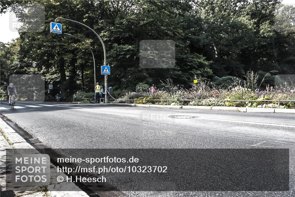 13.09.2026 - Stadtparktriathlon H.Heesch http://msf.ph/oto/10323702 13.09.2026 11:27:25 Radfahren 664, 718, 822 meine-sportfotos.de