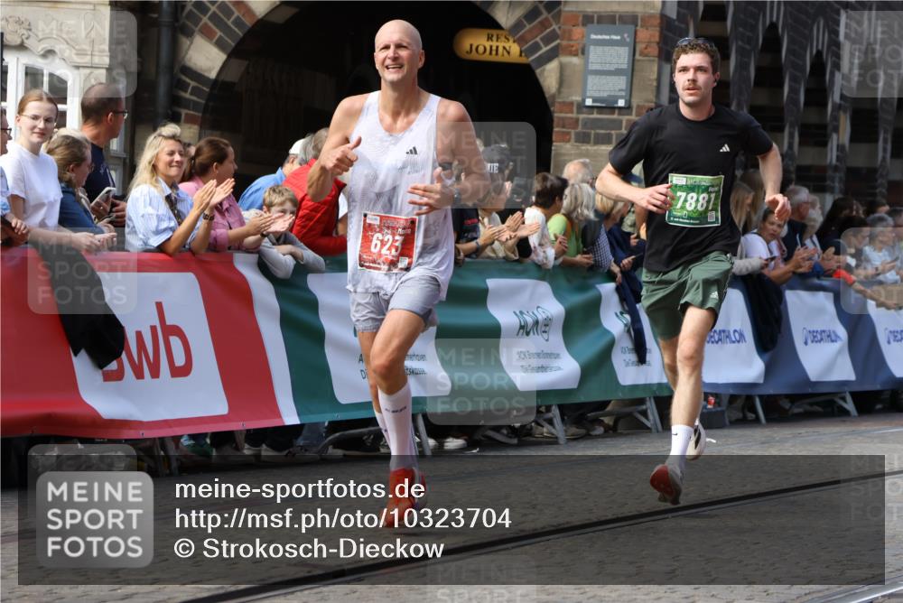 13.09.2026 - 21. swb-Marathon Bremen Strokosch-Dieckow http://msf.ph/oto/10323704 13.09.2026 13:10:29 Ziel 538, 623, 957, 2020, 4781, 5627, 8064, 9817, 1181, 1498, 1554, 2347, 2605, 4727, 5066, 5152, 5620, 5648, 6267, 7881 meine-sportfotos.de