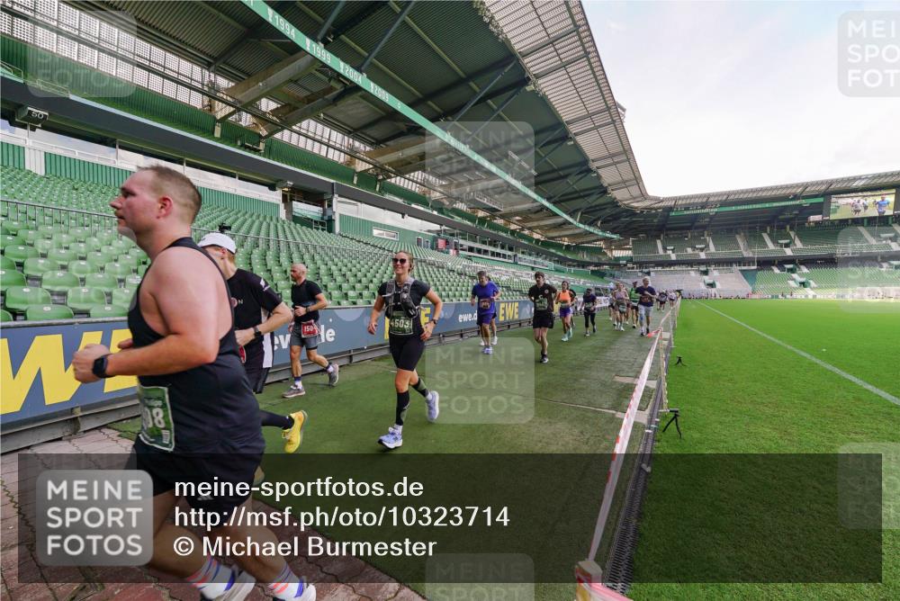 13.09.2026 - 21. swb-Marathon Bremen Michael Burmester http://msf.ph/oto/10323714 13.09.2026 13:25:49 Laufen im Stadion 202, 213, 294, 505, 530, 543, 645, 723, 815, 818, 833, 966, 1077, 1283, 1410, 1443, 1459, 1463, 1473, 1487, 1491, 1504, 1515, 1530, 1561, 1618, 1744, 1828, 1830, 1953, 2058, 2059, 2095, 2211, 2267, 2271, 2298, 2308, 2323, 2354, 2382, 2384, 2497, 2506, 2508, 2554, 2558, 2576, 2591, 2592, 2644, 2656, 2675, 2752, 2762, 2817, 2833, 2878, 2896, 2965, 2970, 2981, 3005, 3047, 3062, 3097, 3142, 3172, 3211, 3259, 3298, 3306, 3329, 3359, 3390, 3433, 3629 meine-sportfotos.de