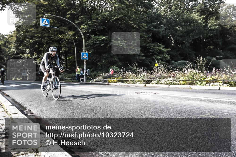 13.09.2026 - Stadtparktriathlon H.Heesch http://msf.ph/oto/10323724 13.09.2026 11:27:26 Radfahren 664, 718, 822 meine-sportfotos.de