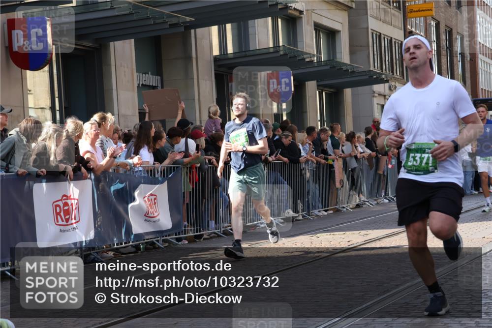 13.09.2026 - 21. swb-Marathon Bremen Strokosch-Dieckow http://msf.ph/oto/10323732 13.09.2026 13:19:06 Ziel 189, 666, 926, 1232, 1599, 2423, 2535, 3182, 3508, 4319, 4455, 4819, 4977, 4978, 5172, 5371, 6008, 6633, 7140, 7268, 7754, 7945, 8153, 9552, 9638, 9805, 13163, 307, 2007, 2390, 4819, 4857, 4916, 5277, 6137, 6310, 7104, 7154, 7163, 7602, 7647, 7686, 7791, 9512, 13184 meine-sportfotos.de