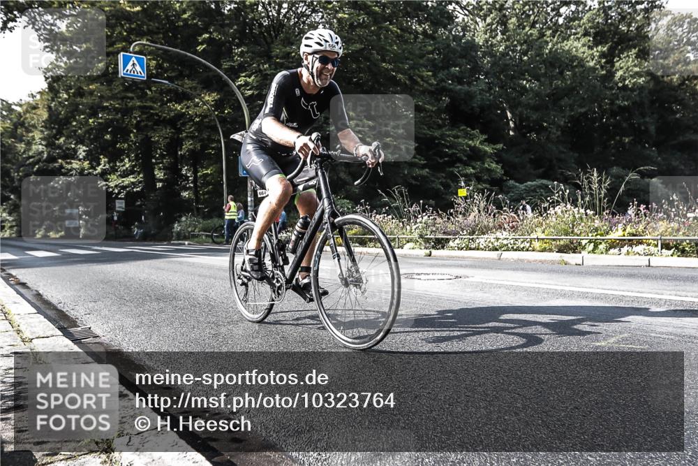 13.09.2026 - Stadtparktriathlon H.Heesch http://msf.ph/oto/10323764 13.09.2026 11:27:28 Radfahren 664, 718 meine-sportfotos.de