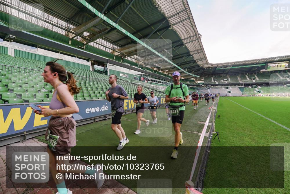 13.09.2026 - 21. swb-Marathon Bremen Michael Burmester http://msf.ph/oto/10323765 13.09.2026 13:25:55 Laufen im Stadion 202, 213, 294, 390, 505, 530, 543, 645, 723, 815, 818, 833, 966, 1077, 1283, 1410, 1443, 1459, 1473, 1487, 1491, 1504, 1515, 1530, 1561, 1618, 1744, 1828, 1830, 1953, 2058, 2059, 2211, 2267, 2271, 2273, 2298, 2308, 2354, 2382, 2384, 2428, 2497, 2506, 2508, 2554, 2558, 2576, 2591, 2592, 2644, 2656, 2675, 2752, 2762, 2817, 2833, 2878, 2896, 2965, 2970, 2981, 3005, 3047, 3062, 3084, 3097, 3142, 3172, 3211, 3259, 3306, 3329, 3359, 3390, 3433, 3629 meine-sportfotos.de
