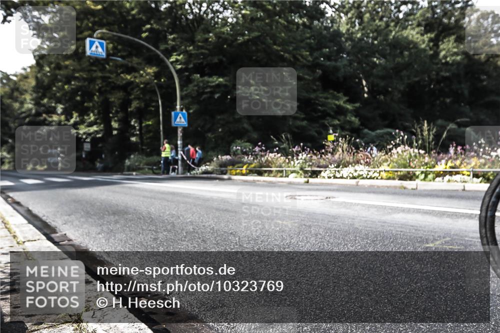 13.09.2026 - Stadtparktriathlon H.Heesch http://msf.ph/oto/10323769 13.09.2026 11:27:29 Radfahren 664, 718 meine-sportfotos.de