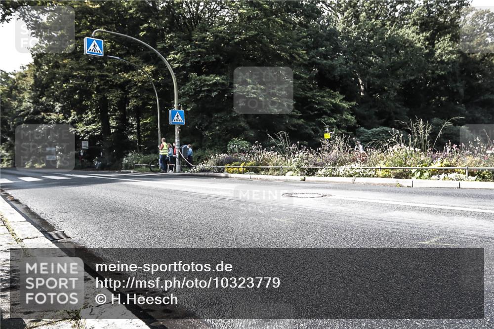 13.09.2026 - Stadtparktriathlon H.Heesch http://msf.ph/oto/10323779 13.09.2026 11:27:29 Radfahren 664, 718 meine-sportfotos.de