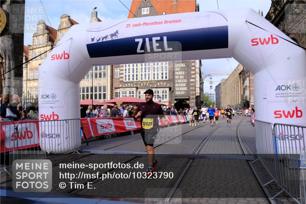 13.09.2026 - 21. swb-Marathon Bremen Tim E. http://msf.ph/oto/10323790 13.09.2026 10:59:55 Ziel 10147, 10355, 10669, 10745, 10922, 10928, 10929, 11151, 11194, 11207, 11419, 11501, 11519, 11594, 12138, 12295, 12480, 12481, 12527 meine-sportfotos.de