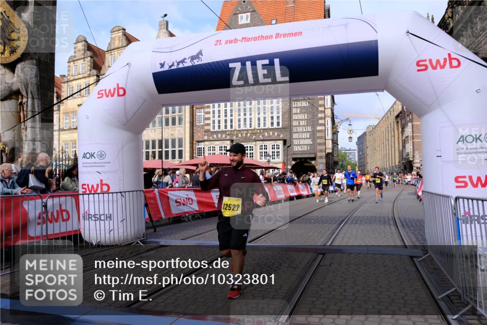 13.09.2026 - 21. swb-Marathon Bremen Tim E. http://msf.ph/oto/10323801 13.09.2026 10:59:55 Ziel 10147, 10355, 10669, 10745, 10922, 10928, 10929, 11151, 11194, 11207, 11419, 11501, 11519, 11594, 12138, 12295, 12480, 12481, 12527 meine-sportfotos.de