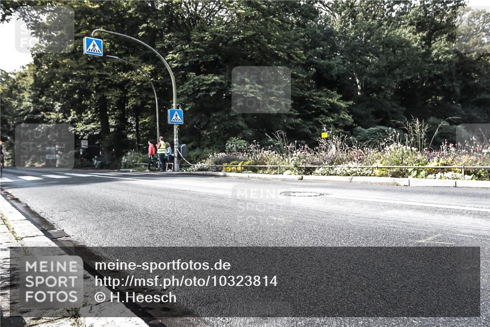 13.09.2026 - Stadtparktriathlon H.Heesch http://msf.ph/oto/10323814 13.09.2026 11:27:31 Radfahren 647, 664 meine-sportfotos.de