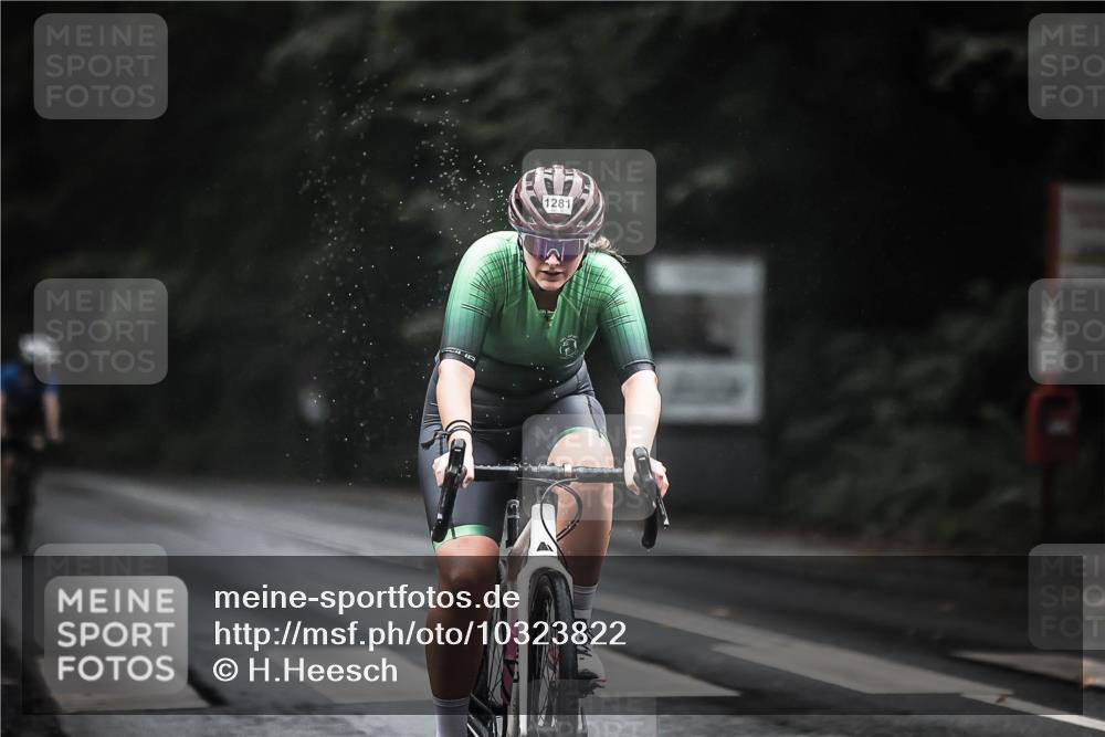 13.09.2026 - Stadtparktriathlon H.Heesch http://msf.ph/oto/10323822 13.09.2026 12:41:17 Radfahren 1281, 1300 meine-sportfotos.de
