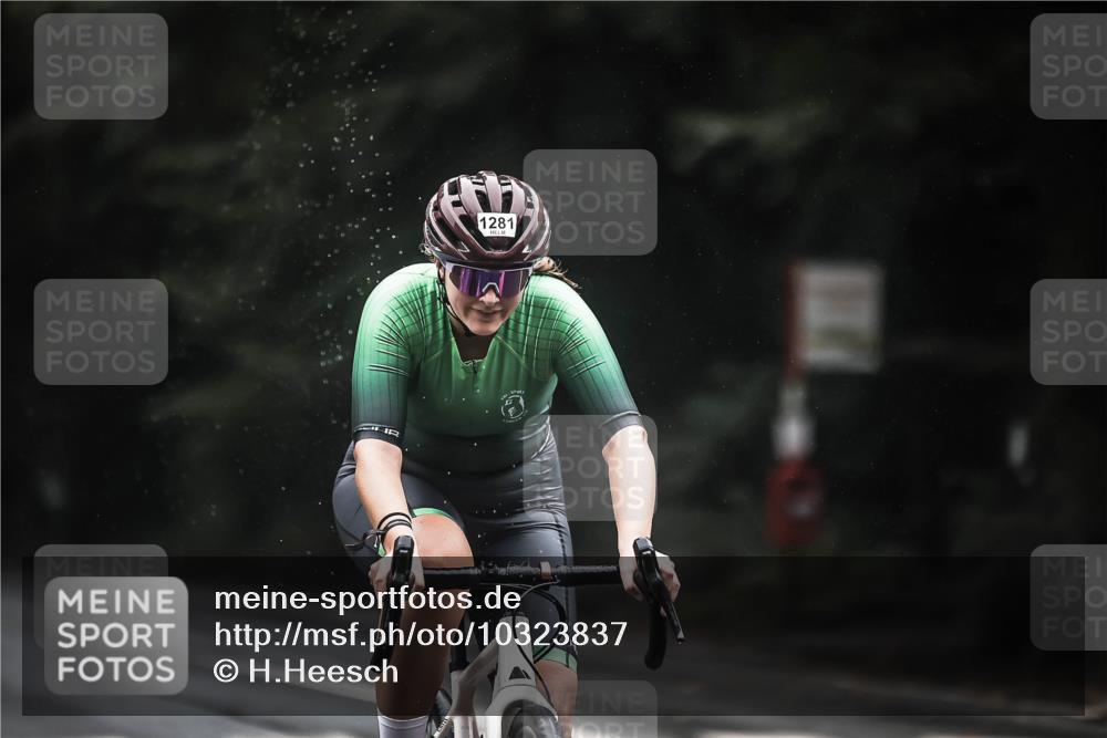 13.09.2026 - Stadtparktriathlon H.Heesch http://msf.ph/oto/10323837 13.09.2026 12:41:18 Radfahren 1281, 1300 meine-sportfotos.de