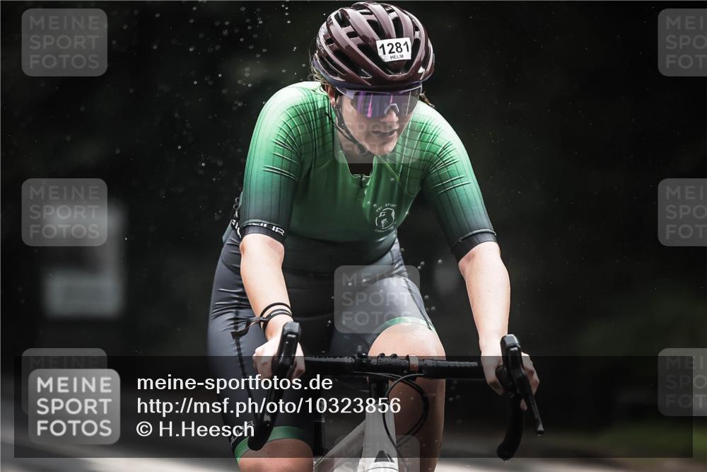 13.09.2026 - Stadtparktriathlon H.Heesch http://msf.ph/oto/10323856 13.09.2026 12:41:18 Radfahren 1281, 1300 meine-sportfotos.de