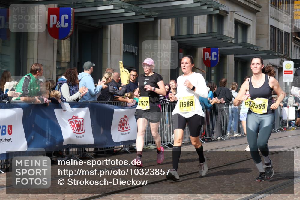 13.09.2026 - 21. swb-Marathon Bremen Strokosch-Dieckow http://msf.ph/oto/10323857 13.09.2026 11:00:00 Ziel 10144, 10677, 10758, 10801, 10810, 11016, 11045, 11126, 11129, 11524, 11525, 11547, 11587, 11588, 11589, 11623, 11907, 12018, 12105, 12106, 12190, 12291, 12352, 12394, 12530, 12531, 10175, 10236, 10355, 10669, 10691, 10758, 10867, 10928, 10929, 11054, 11056, 11071, 11089, 11158, 11159, 11160, 11194, 11250, 11259, 11419, 11427, 11445, 11453, 11501, 11528, 11637, 11803, 11879, 11904, 12123, 12138, 12238, 12239, 12242, 12243, 12274 meine-sportfotos.de