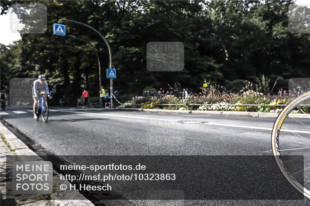 13.09.2026 - Stadtparktriathlon H.Heesch http://msf.ph/oto/10323863 13.09.2026 11:27:34 Radfahren 612, 647, 812 meine-sportfotos.de