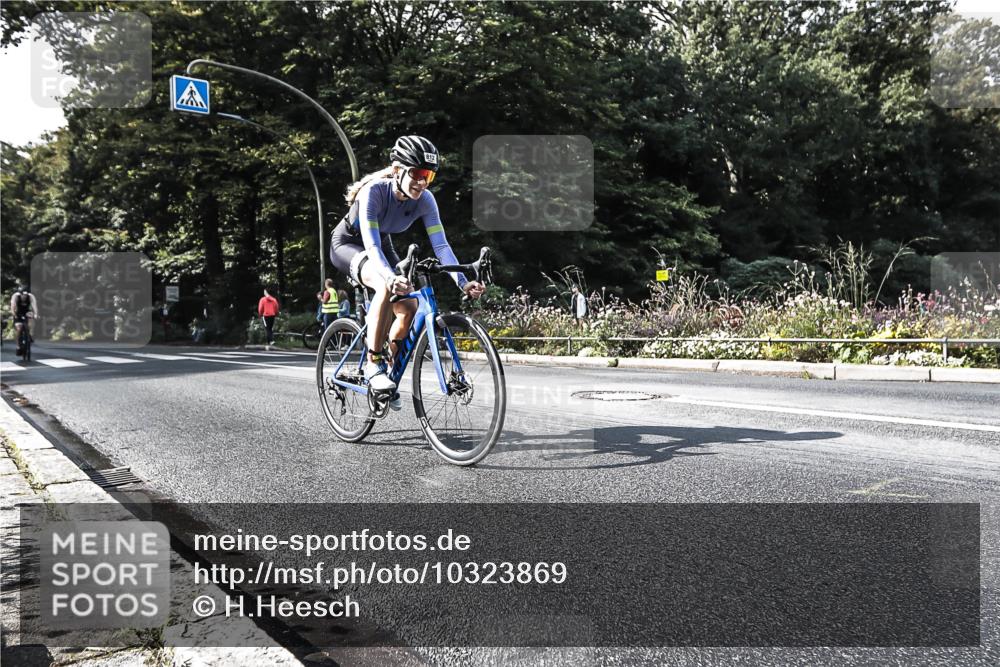 13.09.2026 - Stadtparktriathlon H.Heesch http://msf.ph/oto/10323869 13.09.2026 11:27:34 Radfahren 612, 647, 812 meine-sportfotos.de