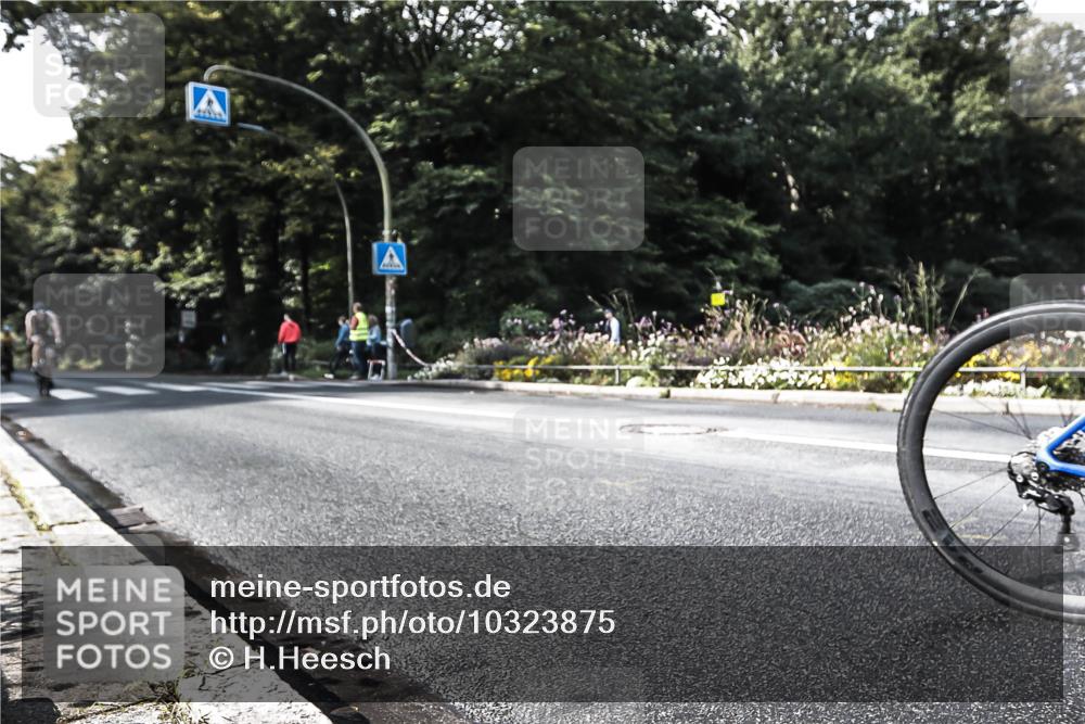 13.09.2026 - Stadtparktriathlon H.Heesch http://msf.ph/oto/10323875 13.09.2026 11:27:35 Radfahren 597, 612, 647, 812 meine-sportfotos.de