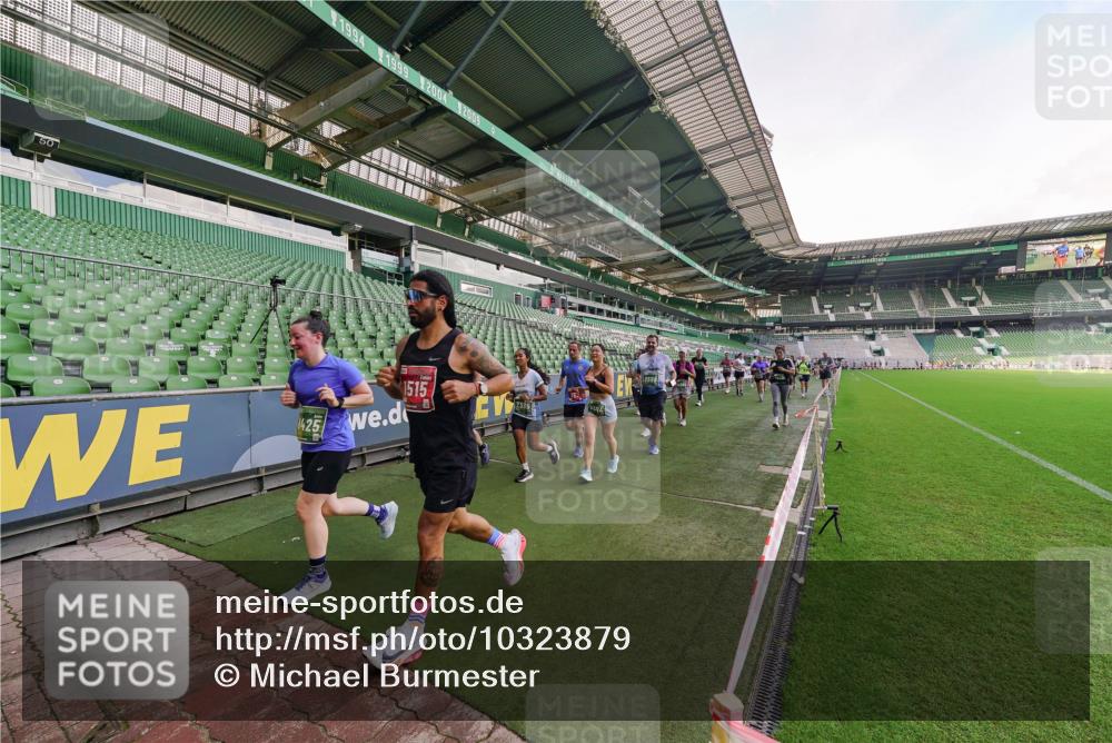 13.09.2026 - 21. swb-Marathon Bremen Michael Burmester http://msf.ph/oto/10323879 13.09.2026 13:26:09 Laufen im Stadion 202, 213, 294, 390, 505, 530, 543, 645, 815, 818, 833, 966, 1077, 1283, 1410, 1443, 1459, 1473, 1487, 1491, 1504, 1515, 1530, 1561, 1618, 1744, 1828, 1830, 1953, 2058, 2059, 2267, 2271, 2273, 2298, 2308, 2309, 2354, 2382, 2384, 2388, 2428, 2506, 2508, 2542, 2554, 2558, 2576, 2582, 2591, 2592, 2656, 2675, 2752, 2762, 2817, 2833, 2878, 2896, 2965, 2970, 2981, 3005, 3047, 3062, 3084, 3097, 3142, 3172, 3211, 3259, 3329, 3359, 3390, 3433, 3629 meine-sportfotos.de