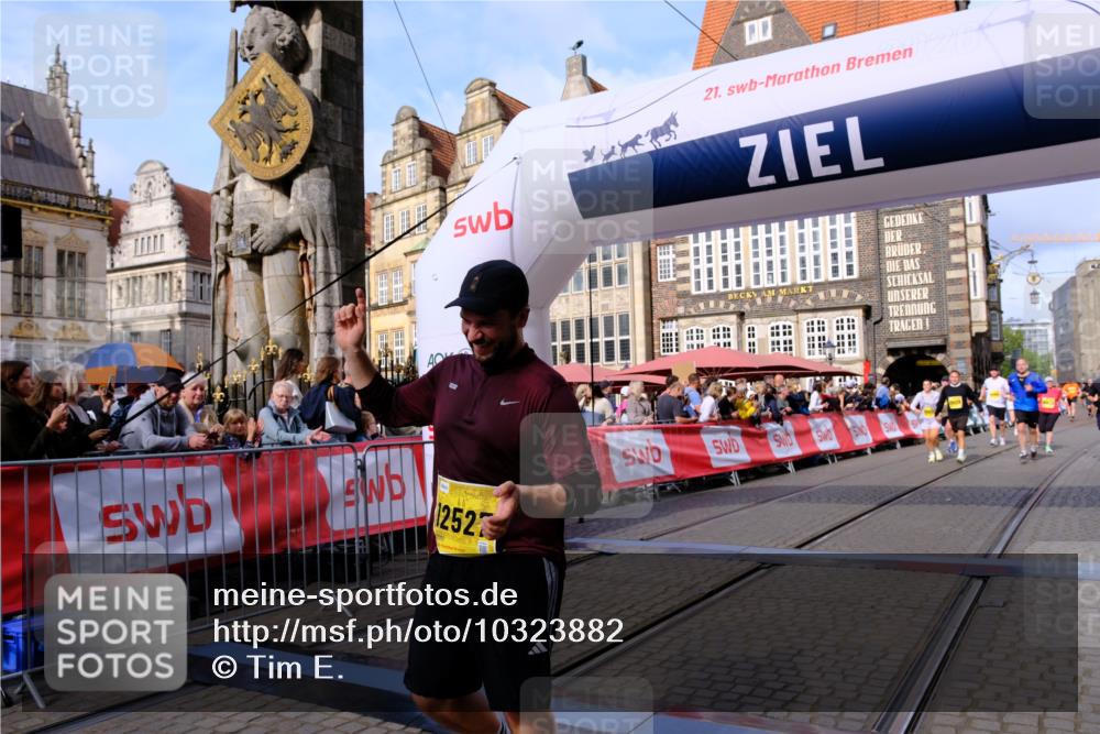 13.09.2026 - 21. swb-Marathon Bremen Tim E. http://msf.ph/oto/10323882 13.09.2026 10:59:55 Ziel 10147, 10355, 10669, 10745, 10922, 10928, 10929, 11151, 11194, 11207, 11419, 11501, 11519, 11594, 12138, 12295, 12480, 12481, 12527 meine-sportfotos.de
