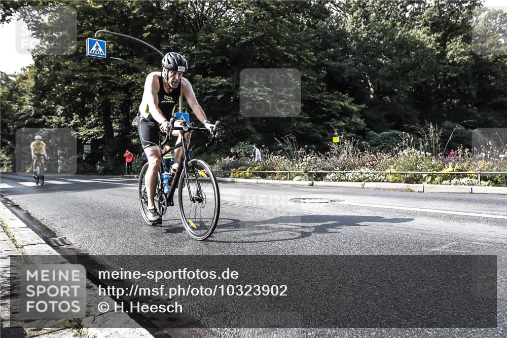 13.09.2026 - Stadtparktriathlon H.Heesch http://msf.ph/oto/10323902 13.09.2026 11:27:36 Radfahren 597, 612, 647, 812 meine-sportfotos.de