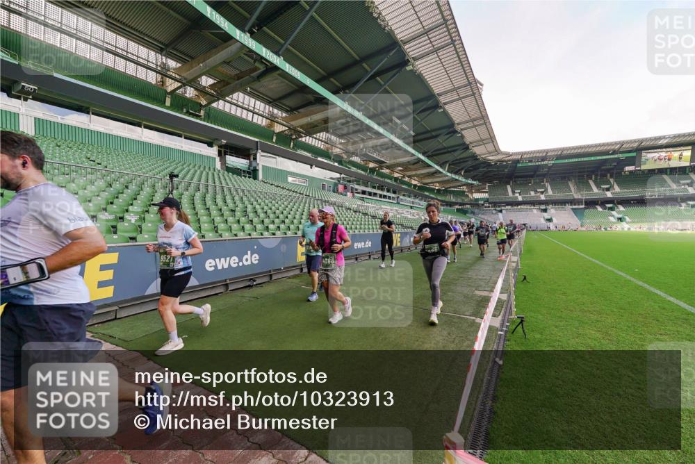 13.09.2026 - 21. swb-Marathon Bremen Michael Burmester http://msf.ph/oto/10323913 13.09.2026 13:26:12 Laufen im Stadion 202, 213, 294, 390, 505, 530, 543, 645, 815, 818, 833, 966, 1077, 1283, 1410, 1443, 1459, 1473, 1487, 1504, 1515, 1530, 1561, 1618, 1700, 1744, 1828, 1830, 1953, 2058, 2059, 2267, 2271, 2273, 2298, 2308, 2309, 2354, 2382, 2384, 2388, 2428, 2506, 2508, 2542, 2554, 2558, 2576, 2582, 2591, 2592, 2656, 2675, 2752, 2762, 2817, 2833, 2878, 2896, 2965, 2970, 2981, 3005, 3047, 3062, 3084, 3097, 3142, 3172, 3211, 3259, 3329, 3359, 3390, 3433, 3540, 3629 meine-sportfotos.de