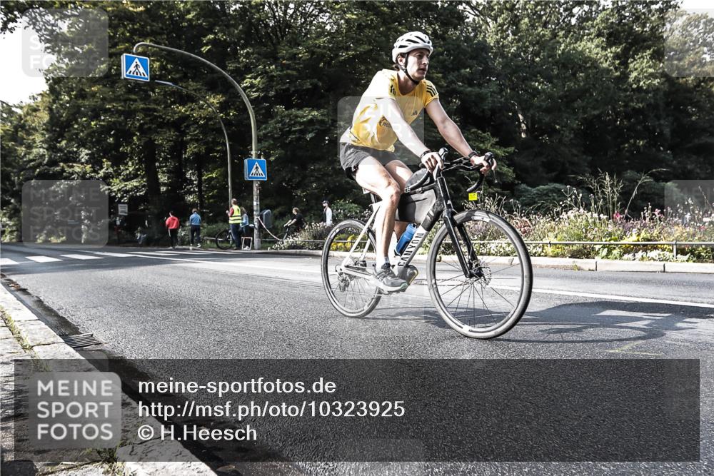 13.09.2026 - Stadtparktriathlon H.Heesch http://msf.ph/oto/10323925 13.09.2026 11:27:38 Radfahren 597, 612, 721, 812 meine-sportfotos.de