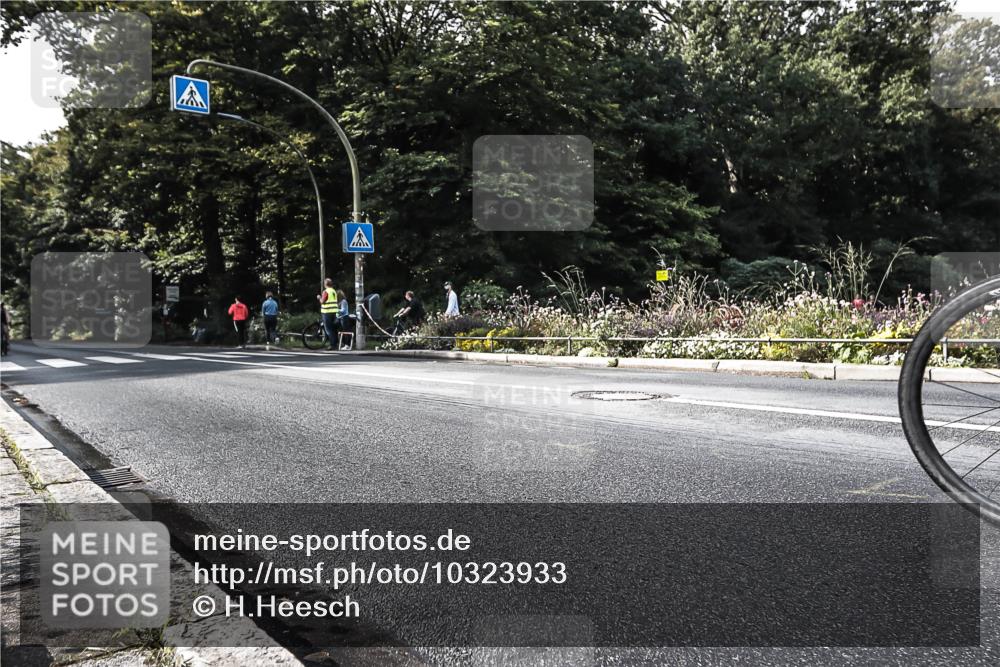 13.09.2026 - Stadtparktriathlon H.Heesch http://msf.ph/oto/10323933 13.09.2026 11:27:38 Radfahren 597, 612, 721, 812 meine-sportfotos.de