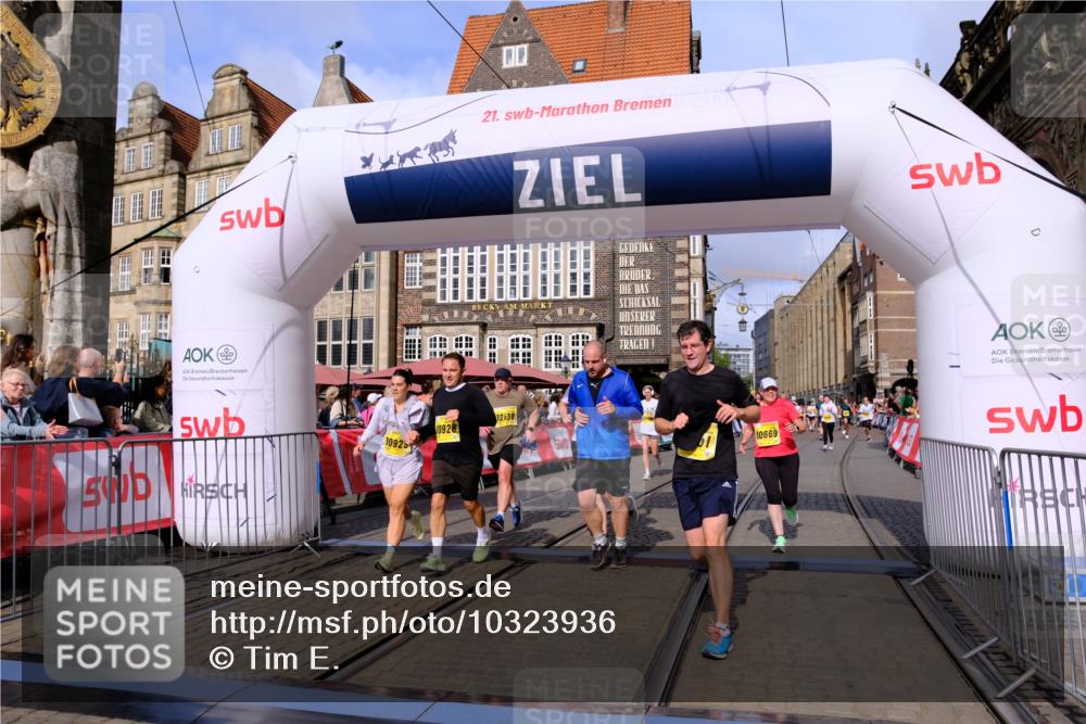 13.09.2026 - 21. swb-Marathon Bremen Tim E. http://msf.ph/oto/10323936 13.09.2026 10:59:59 Ziel 10147, 10236, 10355, 10669, 10745, 10928, 10929, 11054, 11056, 11089, 11194, 11207, 11419, 11501, 11519, 11594, 11803, 12138, 12242, 12243, 12480, 12481, 12527 meine-sportfotos.de