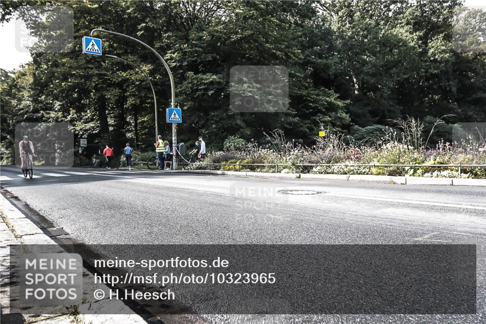 13.09.2026 - Stadtparktriathlon H.Heesch http://msf.ph/oto/10323965 13.09.2026 11:27:39 Radfahren 597, 612, 721 meine-sportfotos.de