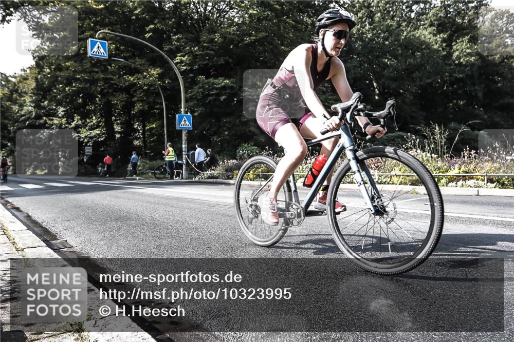 13.09.2026 - Stadtparktriathlon H.Heesch http://msf.ph/oto/10323995 13.09.2026 11:27:41 Radfahren 597, 709, 721 meine-sportfotos.de
