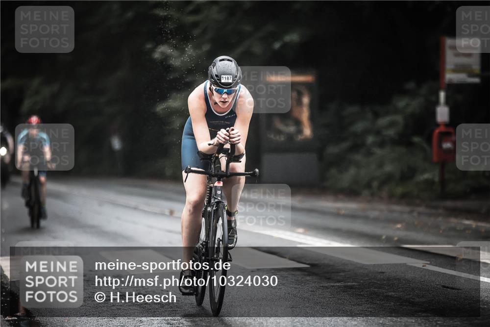 13.09.2026 - Stadtparktriathlon H.Heesch http://msf.ph/oto/10324030 13.09.2026 12:41:34 Radfahren 1086, 1093, 1099, 1131, 1187, 1224, 1235, 1249 meine-sportfotos.de