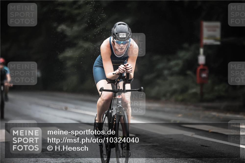 13.09.2026 - Stadtparktriathlon H.Heesch http://msf.ph/oto/10324040 13.09.2026 12:41:34 Radfahren 1086, 1093, 1099, 1131, 1187, 1224, 1235, 1249 meine-sportfotos.de