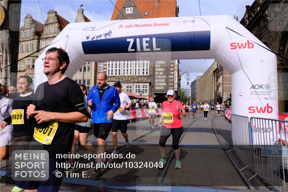 13.09.2026 - 21. swb-Marathon Bremen Tim E. http://msf.ph/oto/10324043 13.09.2026 11:00:00 Ziel 10147, 10236, 10355, 10669, 10928, 10929, 11054, 11056, 11089, 11194, 11419, 11501, 11594, 11803, 12138, 12242, 12243, 12480, 12481, 12527 meine-sportfotos.de