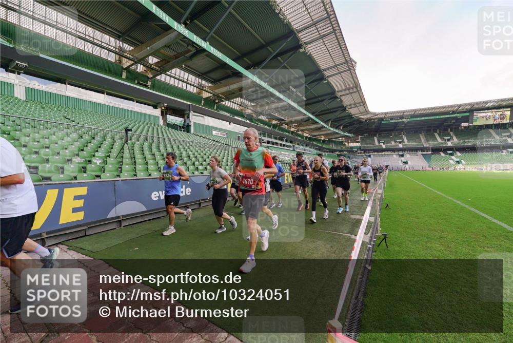 13.09.2026 - 21. swb-Marathon Bremen Michael Burmester http://msf.ph/oto/10324051 13.09.2026 13:26:27 Laufen im Stadion 186, 202, 364, 390, 530, 543, 645, 815, 818, 833, 966, 1077, 1283, 1410, 1443, 1459, 1473, 1487, 1504, 1530, 1561, 1618, 1700, 1744, 1828, 1830, 1953, 2058, 2059, 2271, 2273, 2298, 2308, 2309, 2354, 2382, 2384, 2388, 2404, 2428, 2506, 2507, 2508, 2542, 2558, 2576, 2582, 2591, 2592, 2656, 2675, 2748, 2752, 2762, 2817, 2833, 2875, 2878, 2896, 2965, 2970, 2981, 3005, 3047, 3050, 3062, 3084, 3097, 3142, 3172, 3259, 3329, 3359, 3390, 3433, 3540, 3629, 3756 meine-sportfotos.de