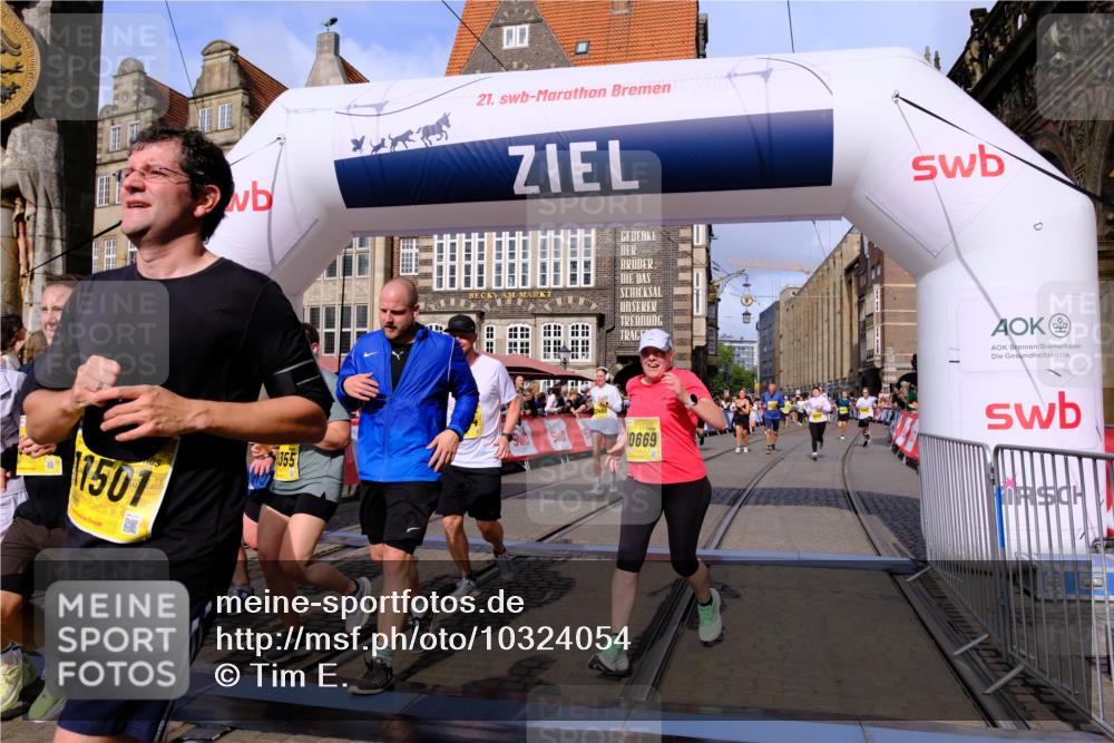 13.09.2026 - 21. swb-Marathon Bremen Tim E. http://msf.ph/oto/10324054 13.09.2026 11:00:01 Ziel 10147, 10236, 10355, 10669, 10691, 10928, 10929, 11054, 11056, 11089, 11194, 11419, 11501, 11594, 11803, 11904, 12138, 12242, 12243, 12388, 12480, 12527 meine-sportfotos.de