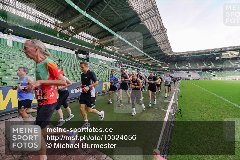 13.09.2026 - 21. swb-Marathon Bremen Michael Burmester http://msf.ph/oto/10324056 13.09.2026 13:26:28 Laufen im Stadion 186, 202, 364, 390, 530, 543, 645, 815, 818, 833, 966, 1077, 1283, 1410, 1443, 1459, 1473, 1487, 1504, 1530, 1561, 1618, 1700, 1744, 1828, 1830, 1953, 2058, 2059, 2271, 2273, 2298, 2308, 2309, 2354, 2382, 2384, 2388, 2404, 2428, 2506, 2507, 2508, 2542, 2558, 2576, 2582, 2591, 2592, 2656, 2675, 2748, 2752, 2762, 2817, 2875, 2878, 2896, 2965, 2970, 2981, 3005, 3047, 3050, 3062, 3084, 3097, 3142, 3172, 3184, 3259, 3329, 3359, 3390, 3433, 3540, 3629, 3756 meine-sportfotos.de