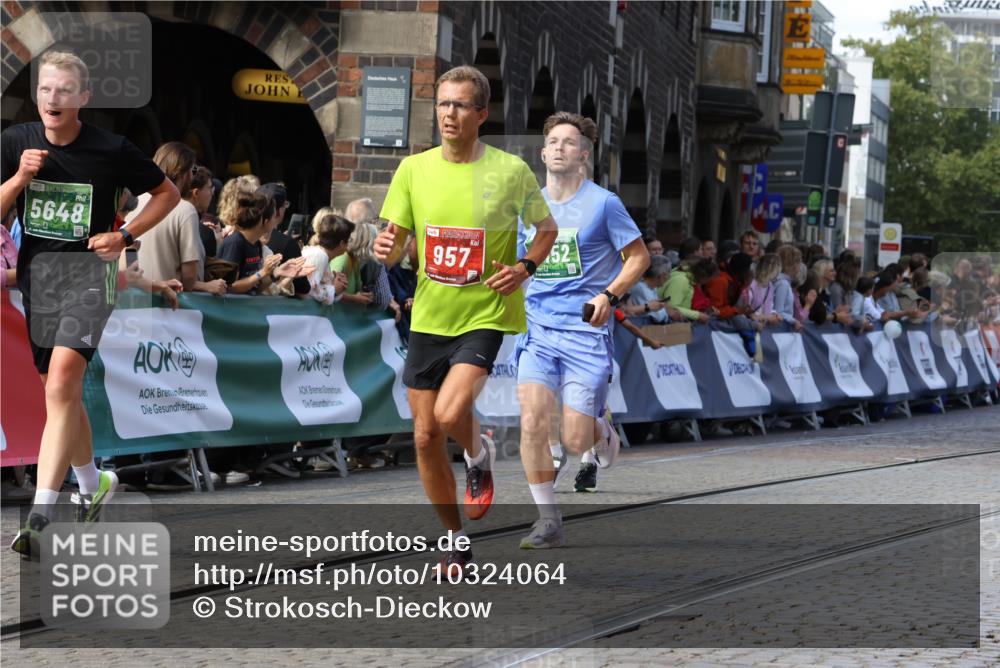 13.09.2026 - 21. swb-Marathon Bremen Strokosch-Dieckow http://msf.ph/oto/10324064 13.09.2026 13:10:37 Ziel 604, 957, 1277, 3959, 5532, 8033, 8064, 8709, 384, 1385, 1498, 2347, 4023, 5066, 5152, 5155, 5168, 5314, 5387, 5648, 7115, 7136, 9659, 13248 meine-sportfotos.de