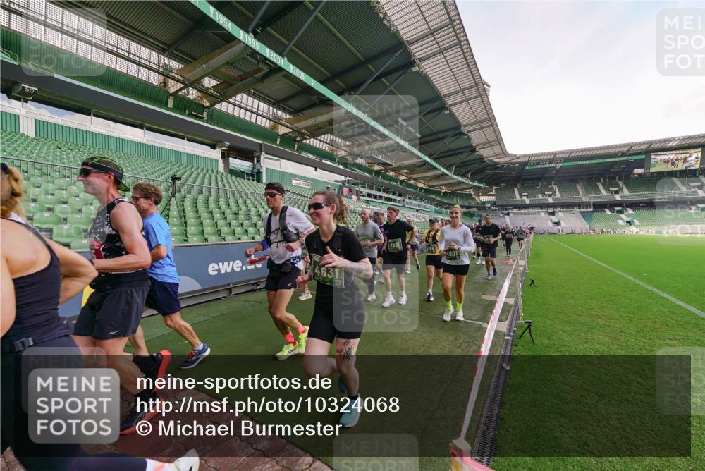 13.09.2026 - 21. swb-Marathon Bremen Michael Burmester http://msf.ph/oto/10324068 13.09.2026 13:26:30 Laufen im Stadion 186, 202, 364, 390, 530, 543, 645, 815, 818, 833, 966, 1077, 1283, 1410, 1412, 1443, 1459, 1473, 1487, 1504, 1530, 1561, 1618, 1700, 1744, 1828, 1830, 1953, 2058, 2059, 2271, 2273, 2298, 2308, 2309, 2354, 2382, 2384, 2388, 2404, 2428, 2506, 2507, 2508, 2542, 2558, 2576, 2582, 2591, 2592, 2656, 2675, 2748, 2752, 2762, 2817, 2875, 2878, 2896, 2923, 2965, 2970, 2981, 3005, 3045, 3047, 3050, 3062, 3084, 3097, 3142, 3172, 3184, 3259, 3329, 3359, 3390, 3433, 3540, 3629, 3756 meine-sportfotos.de