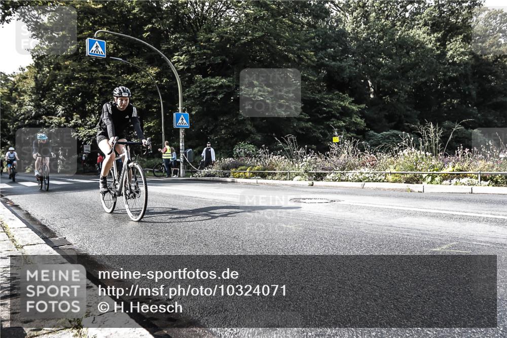 13.09.2026 - Stadtparktriathlon H.Heesch http://msf.ph/oto/10324071 13.09.2026 11:27:47 Radfahren 709, 754, 769, 786, 808, 817 meine-sportfotos.de