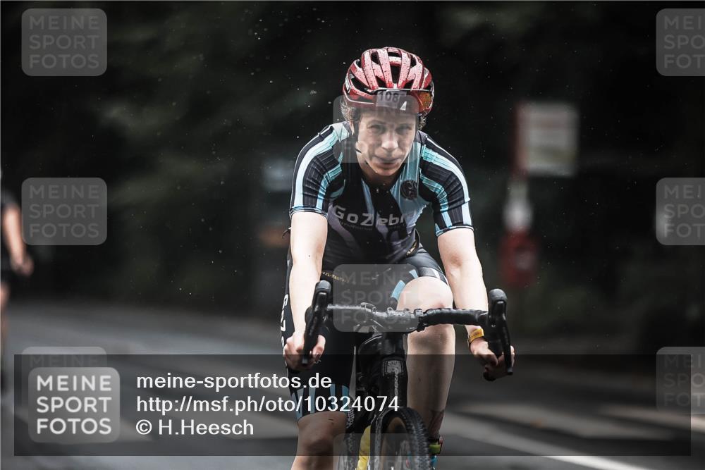 13.09.2026 - Stadtparktriathlon H.Heesch http://msf.ph/oto/10324074 13.09.2026 12:41:37 Radfahren 1085, 1086, 1094, 1187, 1243, 1249, 1264 meine-sportfotos.de