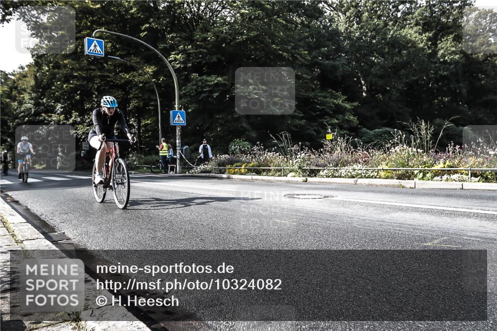 13.09.2026 - Stadtparktriathlon H.Heesch http://msf.ph/oto/10324082 13.09.2026 11:27:48 Radfahren 702, 754, 769, 786, 808, 817 meine-sportfotos.de