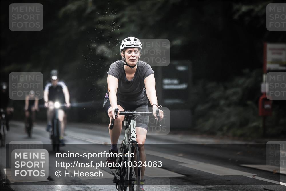 13.09.2026 - Stadtparktriathlon H.Heesch http://msf.ph/oto/10324083 13.09.2026 12:41:39 Radfahren 1058, 1085, 1086, 1094, 1187, 1243, 1249, 1264 meine-sportfotos.de