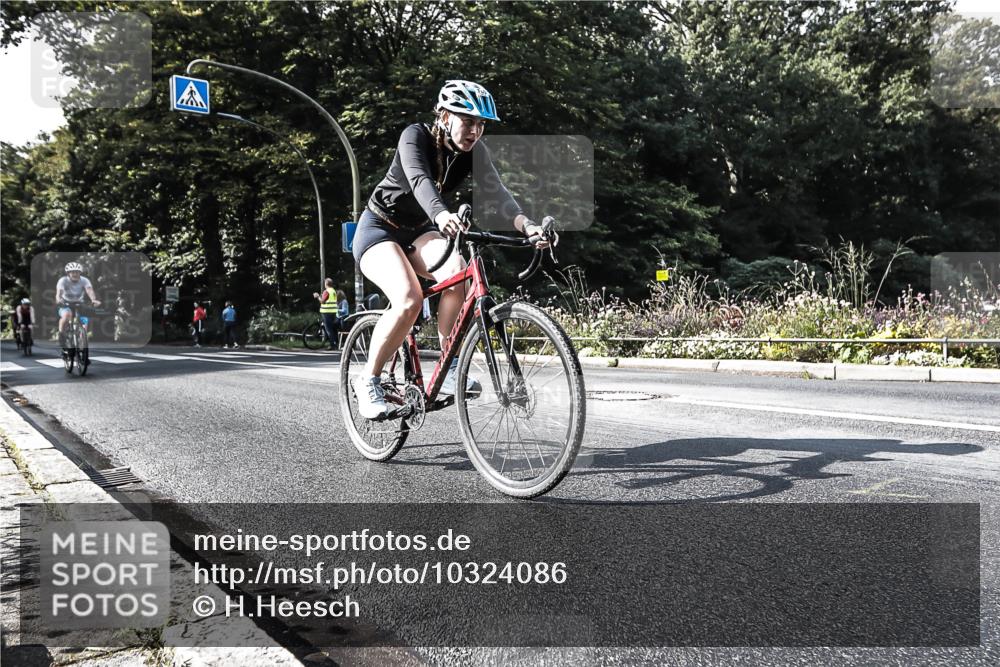 13.09.2026 - Stadtparktriathlon H.Heesch http://msf.ph/oto/10324086 13.09.2026 11:27:48 Radfahren 702, 754, 769, 786, 808, 817 meine-sportfotos.de