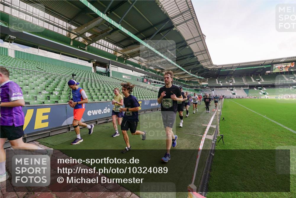13.09.2026 - 21. swb-Marathon Bremen Michael Burmester http://msf.ph/oto/10324089 13.09.2026 13:26:32 Laufen im Stadion 186, 202, 364, 390, 530, 543, 645, 815, 818, 833, 966, 1077, 1283, 1410, 1412, 1443, 1459, 1473, 1487, 1504, 1530, 1561, 1618, 1700, 1744, 1828, 1830, 1953, 1961, 2058, 2059, 2273, 2298, 2308, 2309, 2354, 2382, 2384, 2388, 2404, 2428, 2507, 2508, 2542, 2558, 2576, 2582, 2591, 2592, 2656, 2675, 2725, 2748, 2752, 2762, 2817, 2875, 2878, 2896, 2923, 2965, 2970, 2981, 3045, 3047, 3050, 3062, 3084, 3097, 3142, 3172, 3184, 3259, 3329, 3359, 3433, 3540, 3592, 3629, 3756 meine-sportfotos.de