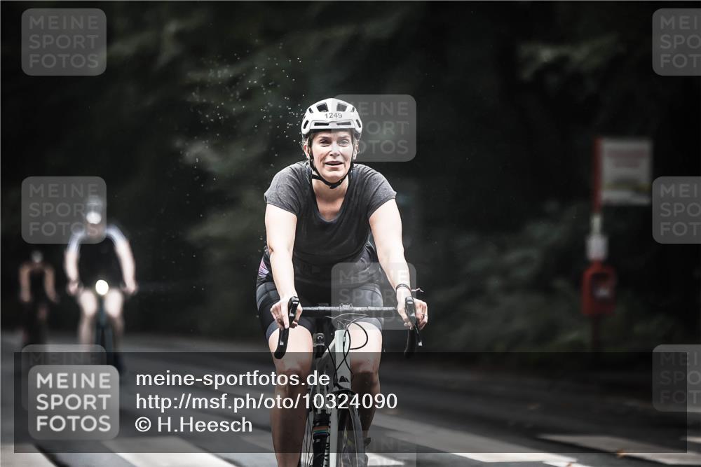 13.09.2026 - Stadtparktriathlon H.Heesch http://msf.ph/oto/10324090 13.09.2026 12:41:39 Radfahren 1058, 1085, 1086, 1094, 1187, 1243, 1249, 1264 meine-sportfotos.de