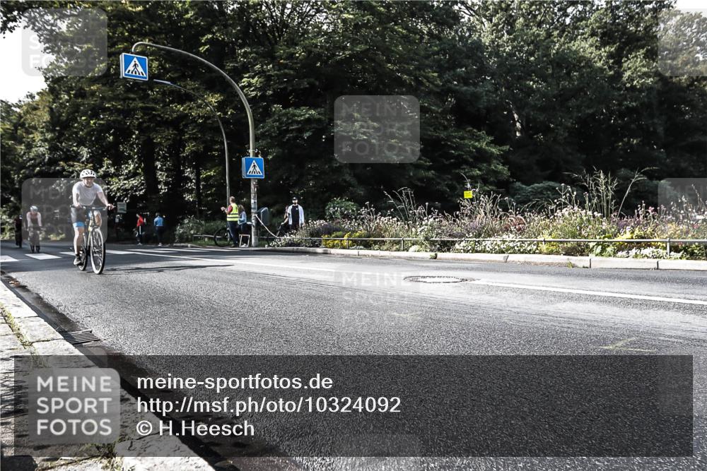 13.09.2026 - Stadtparktriathlon H.Heesch http://msf.ph/oto/10324092 13.09.2026 11:27:49 Radfahren 641, 702, 754, 769, 786 meine-sportfotos.de