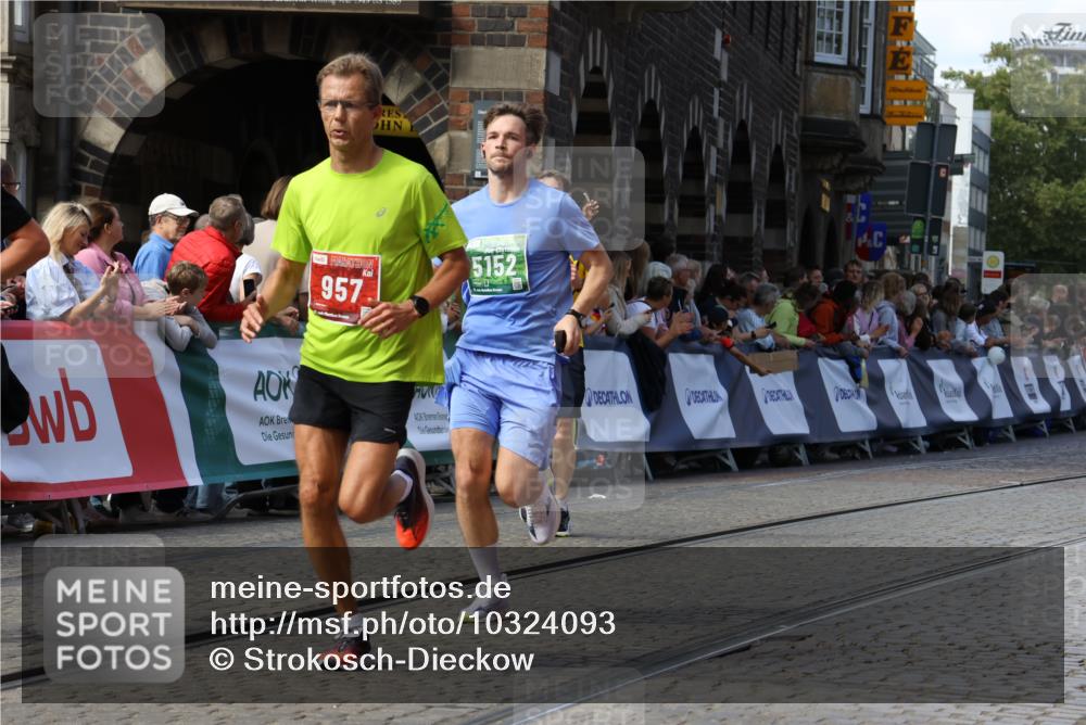 13.09.2026 - 21. swb-Marathon Bremen Strokosch-Dieckow http://msf.ph/oto/10324093 13.09.2026 13:10:38 Ziel 604, 640, 957, 1277, 3959, 5532, 8033, 8064, 8709, 384, 1385, 1498, 2347, 4023, 5066, 5155, 5168, 5314, 5387, 5648, 7115, 7136, 9659, 13248 meine-sportfotos.de