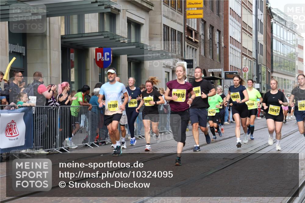 13.09.2026 - 21. swb-Marathon Bremen Strokosch-Dieckow http://msf.ph/oto/10324095 13.09.2026 11:00:10 Ziel 10144, 10272, 10275, 10306, 10369, 10677, 10801, 10810, 11016, 11045, 11126, 11129, 11162, 11180, 11547, 11623, 11687, 11708, 11769, 11838, 12018, 12105, 12106, 12190, 12291, 12394, 12430, 12530, 12531, 10175, 10691, 10758, 10867, 11016, 11054, 11071, 11158, 11159, 11160, 11250, 11259, 11427, 11445, 11453, 11524, 11525, 11528, 11587, 11588, 11589, 11637, 11879, 11904, 11907, 12123, 12238, 12239, 12242, 12243, 12274, 12352 meine-sportfotos.de